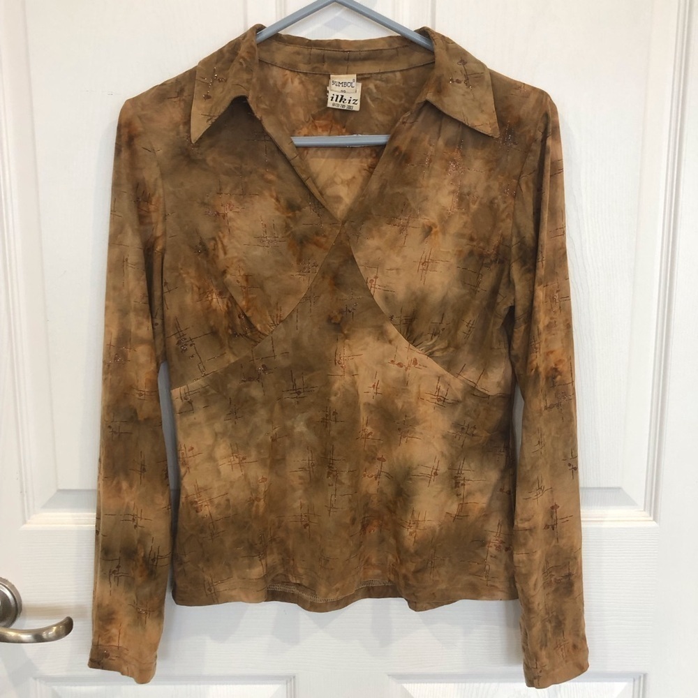 Y2K stretch pull on babydoll top long sleeve collar abstract neutral print.
